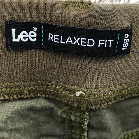 Lee Womens Cargo Pants Size 18W Green Relaxed Fit 1889 Outdoors Casual Classic - Picture 3 of 13